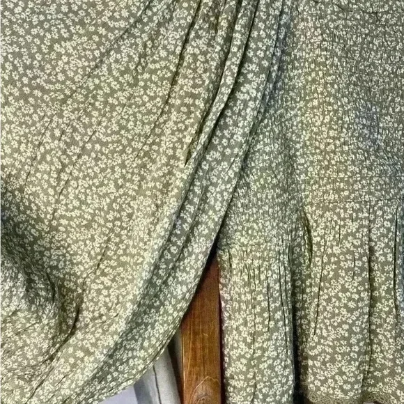 Women's Green Smocked Top - Picture 5 of 5